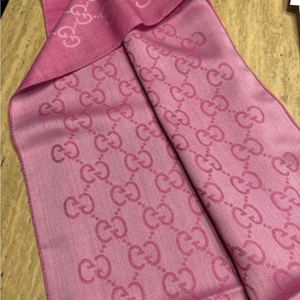 Gucci NWTS monogram GG pink silk/wool scarf - Picture 8 of 11